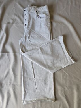Women's High Rise, Wide Leg White Jeans Size 18